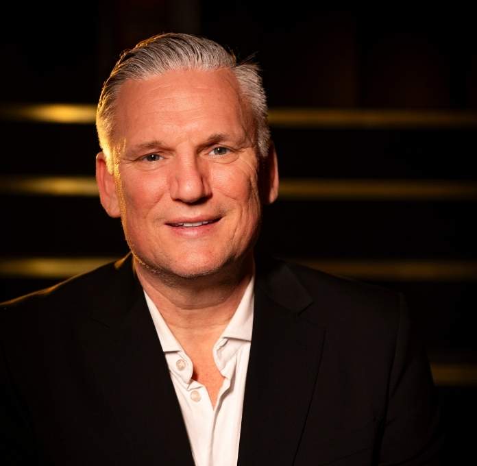 Nikolaj Jacobsen Hos Mig Gør Man Sig Umage 696 X 680 Px