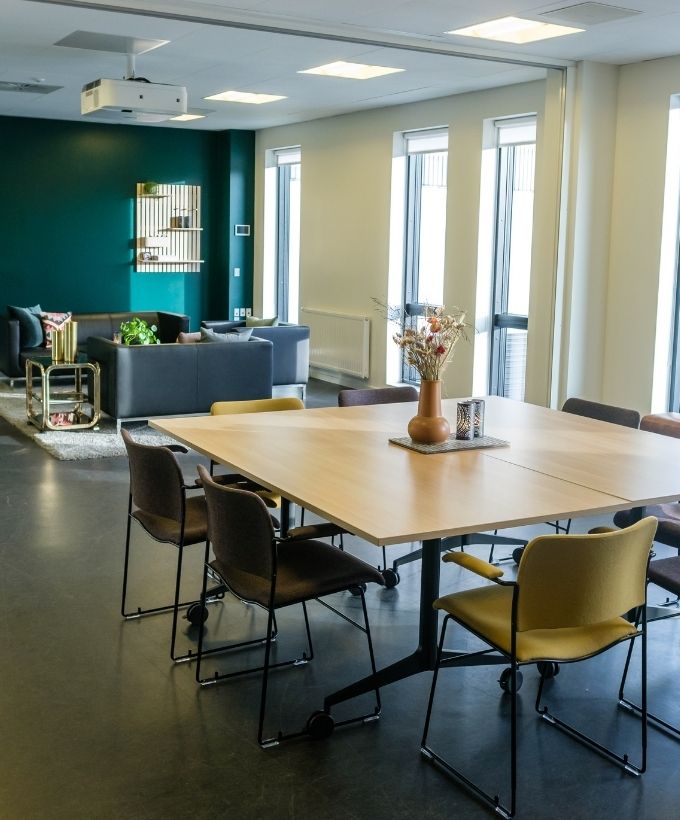 Lovise - mødelokale med plads til fordybelse Lovise - mødelokale med plads til fordybelse