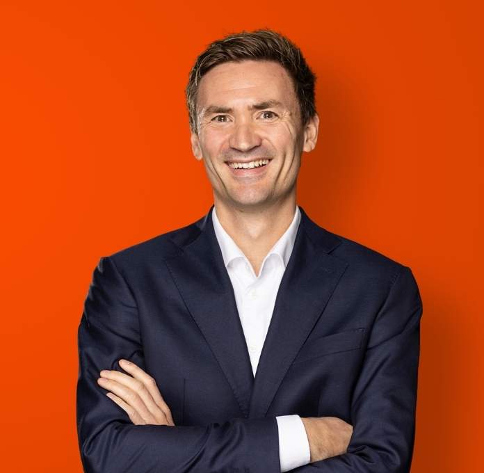 Mikkel Severin Sæt Mennesker Først 696 X 680 Px