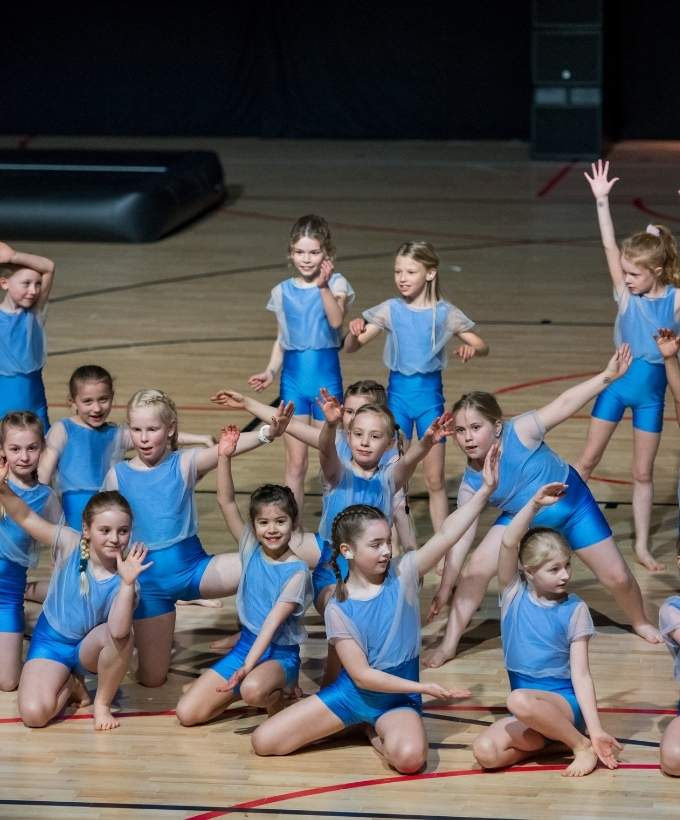 Roskilde Gym. Opvisning 3 680 X 820 Px