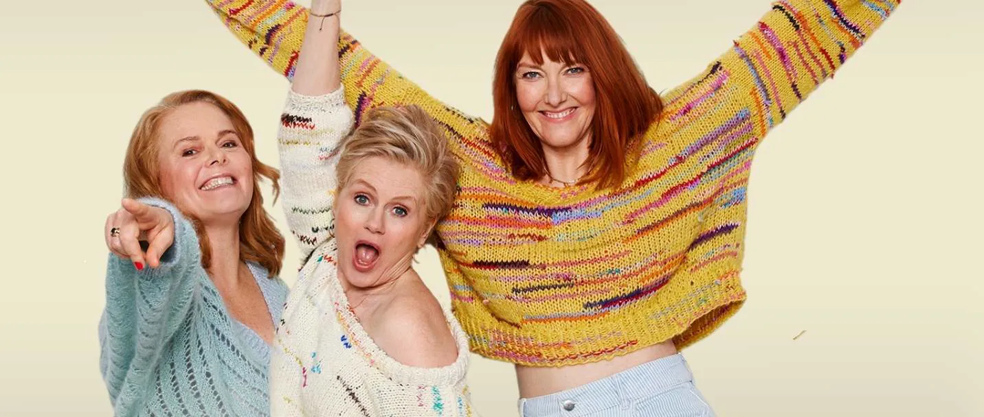 1432 X 608 Px Mens Vi Strikker Trine Gadeberg, Ditte Hansen Og Christiane Gjellerup Koch