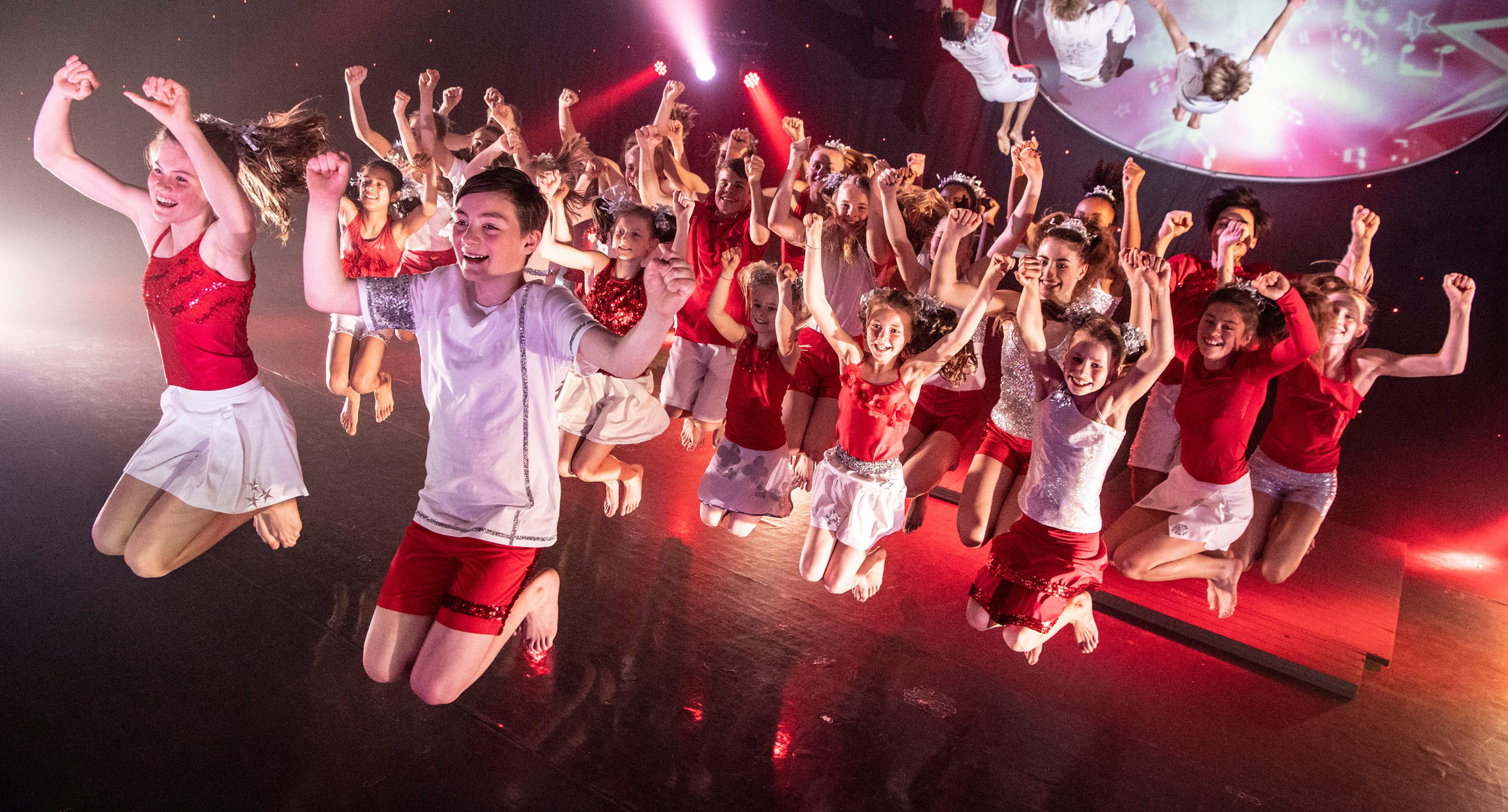 Flying Superkids 3840 X 2068 Px