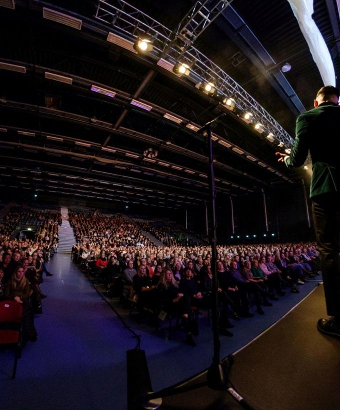 Hal D møder og konferencer, tribune Hal D møder og konferencer, tribune