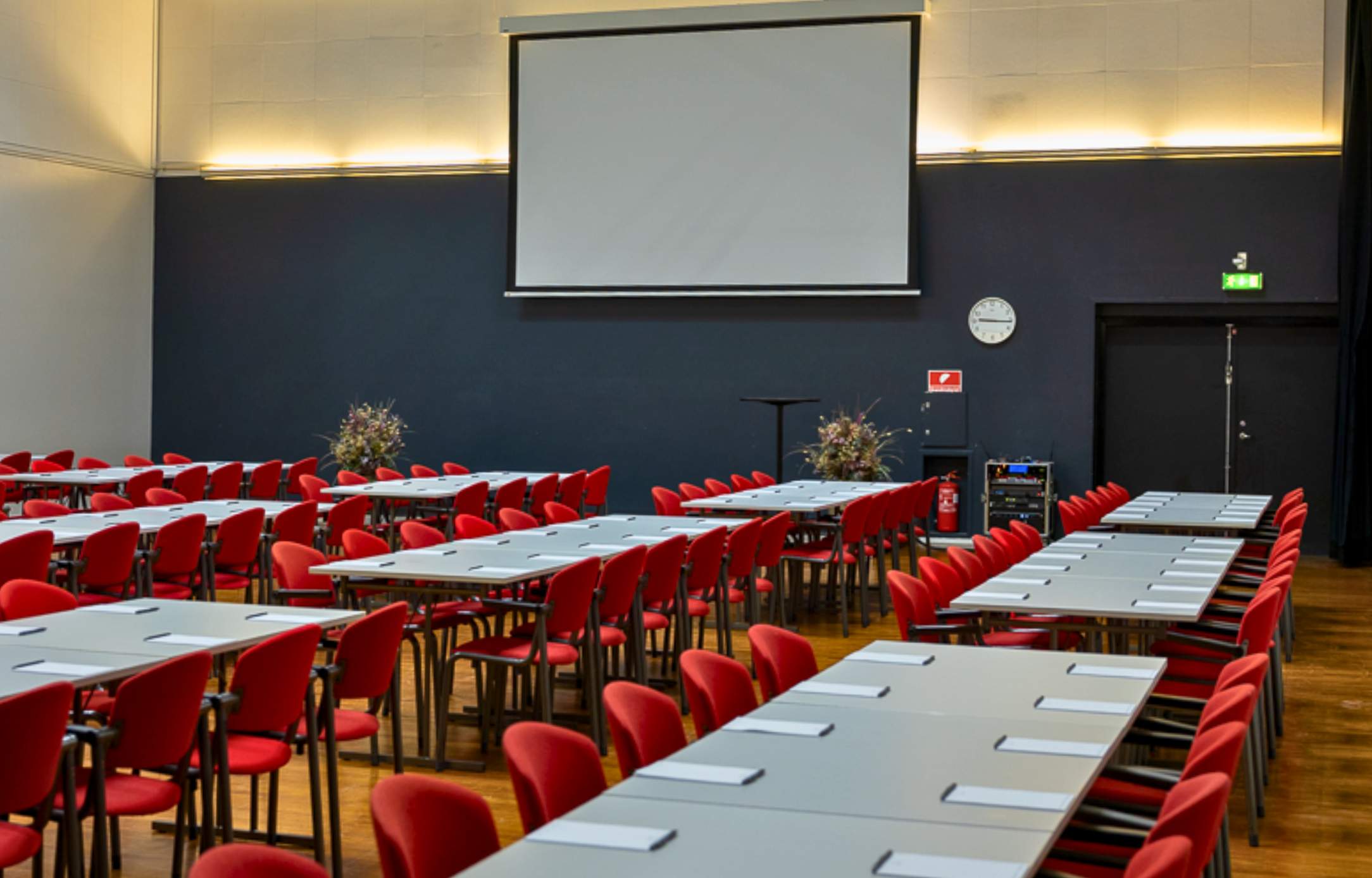 Sal A2 Med Gruppeborde 2168 X 1388 Px