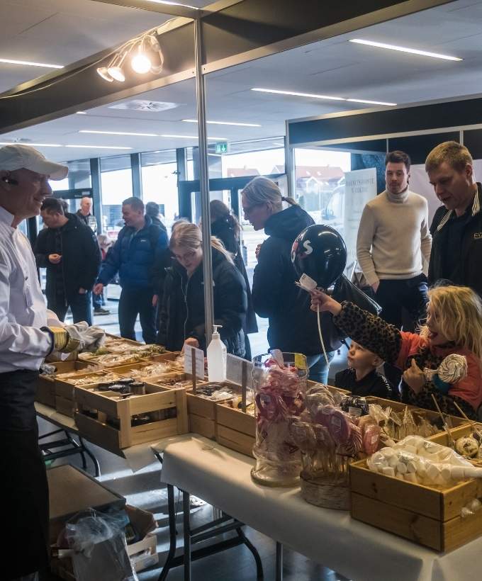 Hal D; Foyer vest, messe