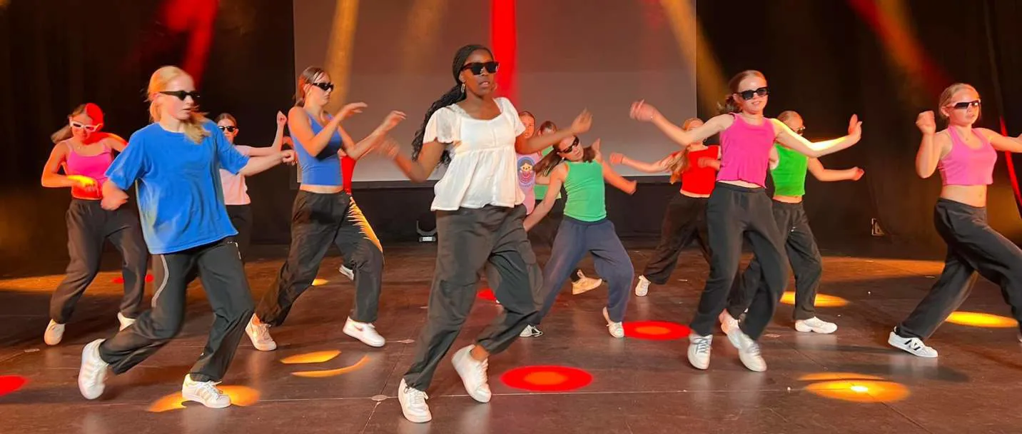 Vejlebo Afslutningsshow 1432 X 608 Px