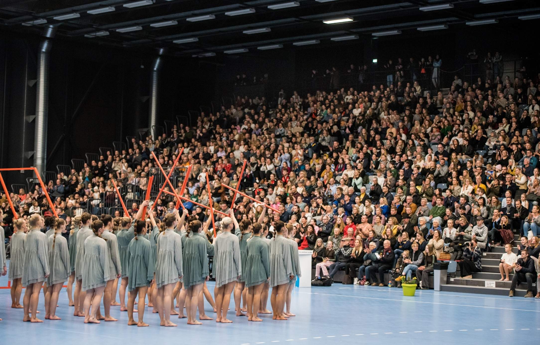 Hal D, sport, gymnastikopvisning, tribune Hal D, sport, gymnastikopvisning, tribune